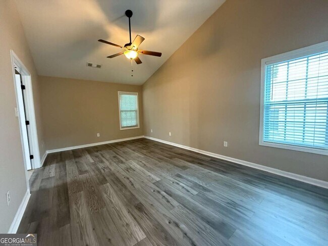 Foto del edificio - 3490 Ennfield Ln