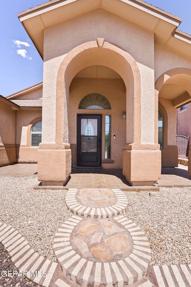 Building Photo - 3236 Sunset Point Dr