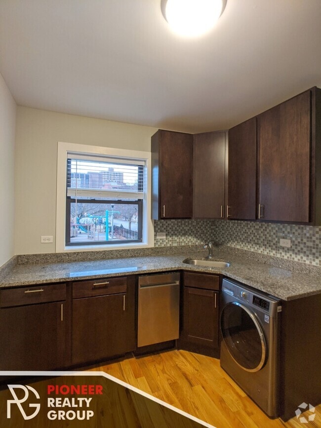 Building Photo - 2909 N Mildred Ave