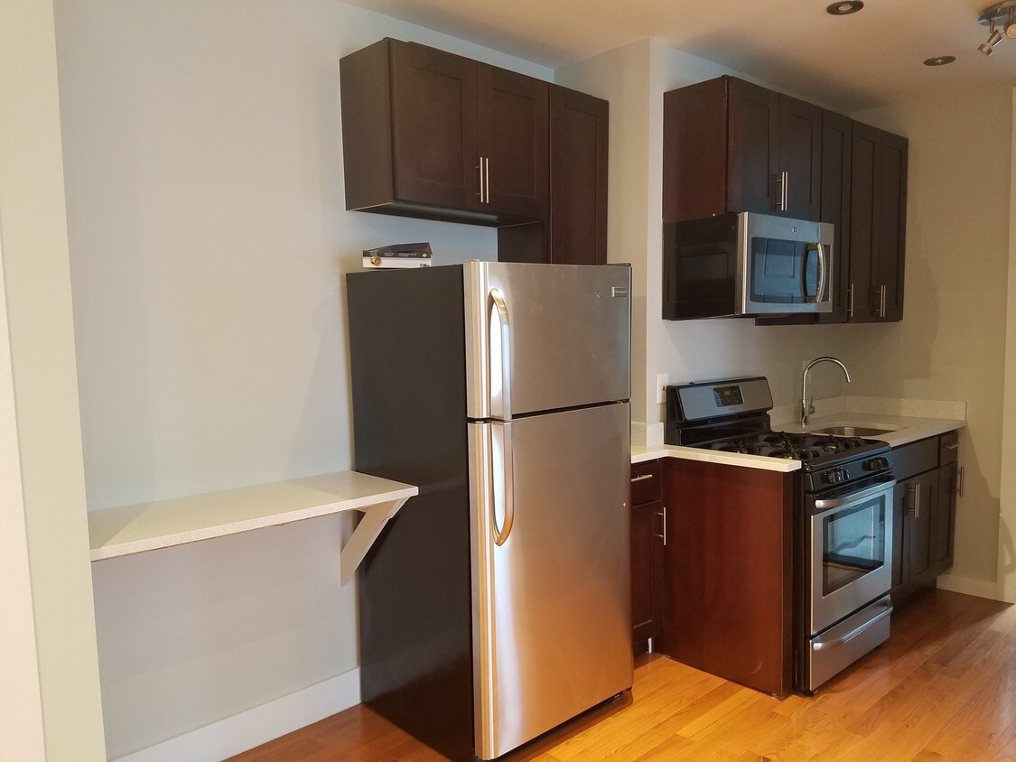 Primary Photo - 298 Avenue P