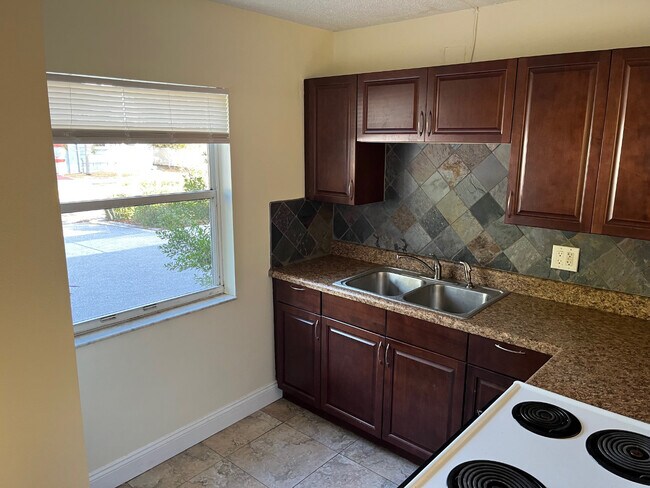 Foto del edificio - Baywalk Apartments