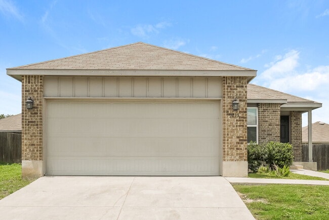 Building Photo - 3215 Pedernales Dr