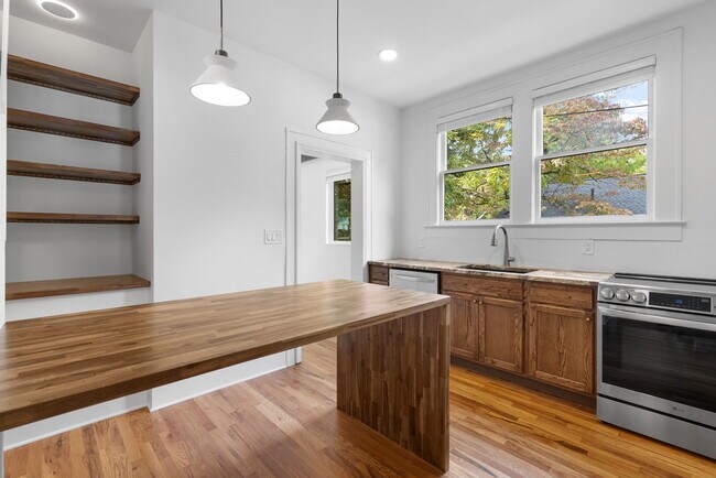Building Photo - McCullough Heights