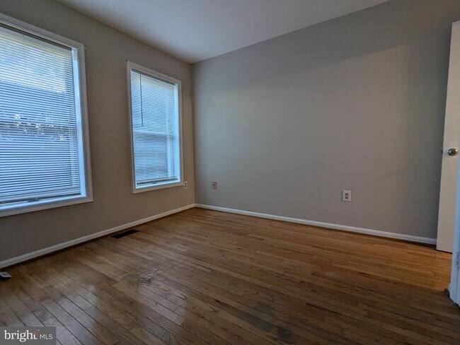 Foto del edificio - 3758 Madison Ln