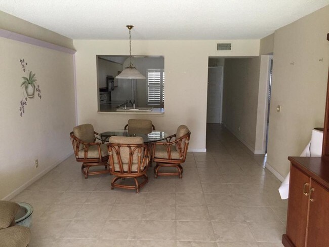 Building Photo - 3020 Florida Blvd