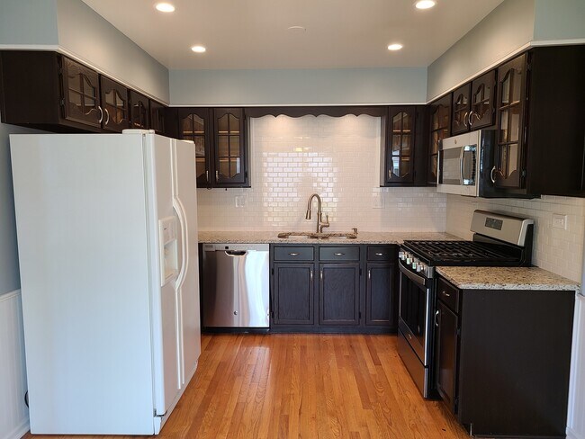 Building Photo - 2155 Abbeywood Ct