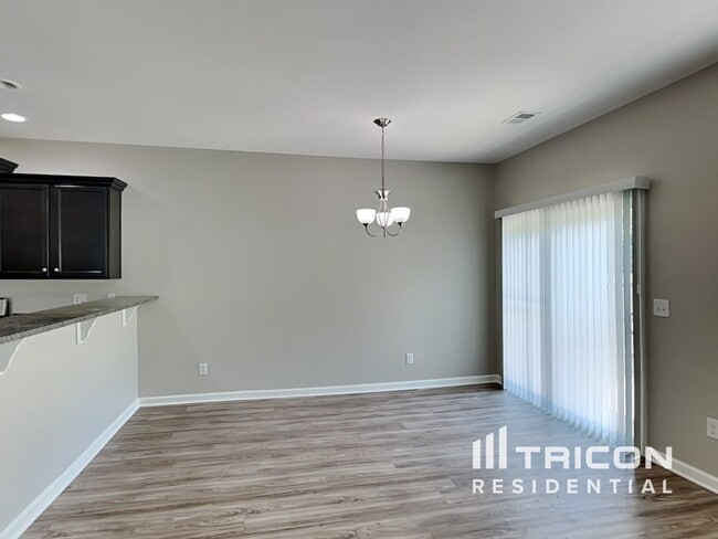 Building Photo - 364 Eastfair Dr