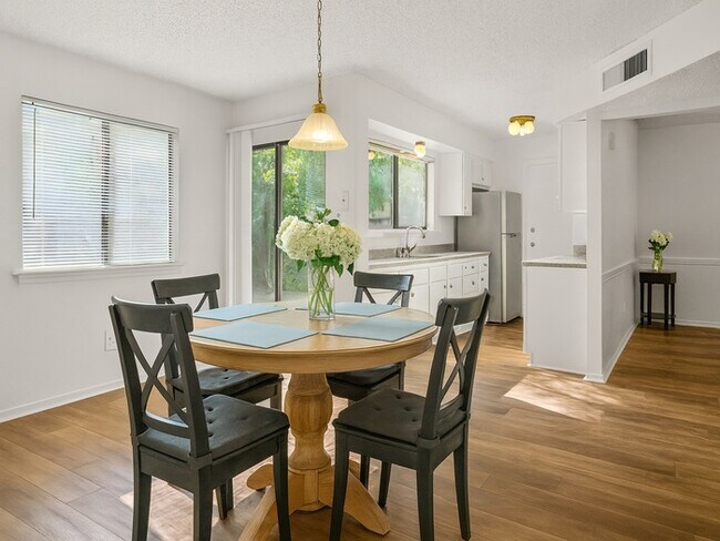 Foto del edificio - 3BR SFR w/ Garage & Fenced Yard in Fort Worth