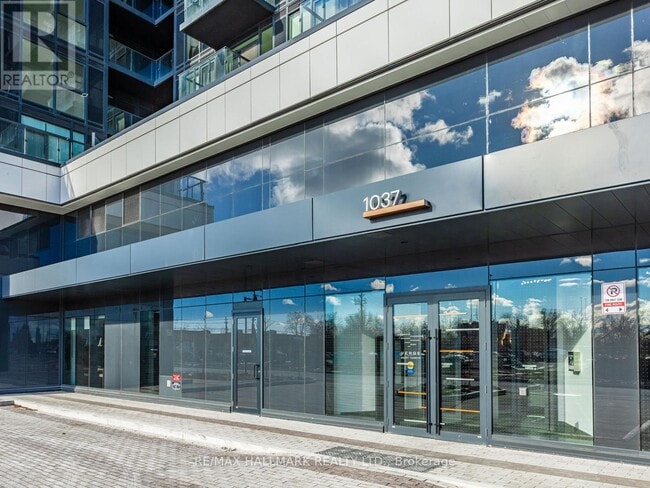 Building Photo - 1037 The Queensway