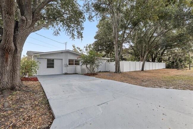 Foto del edificio - 3100 N Canal Dr