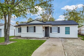 Building Photo - 2726 El Capitan Dr