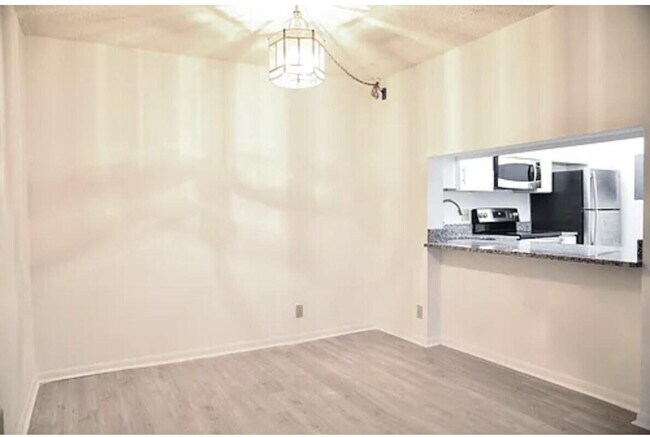 Building Photo - 209 Foxtail Dr