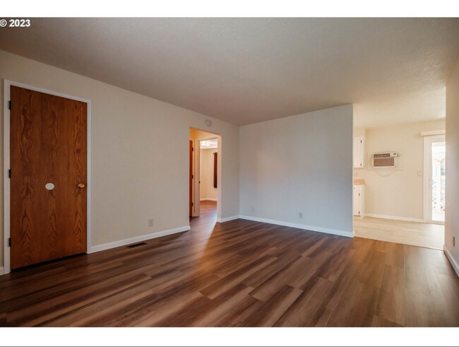 Foto del edificio - 635 E Elmore St