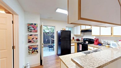 Building Photo - Jenna Village Apartments