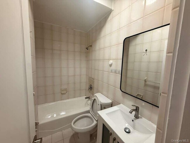 Foto del edificio - 102-39 66th Ave
