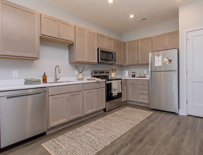 1 Bedroom Kitchen - Bluestem Pointe