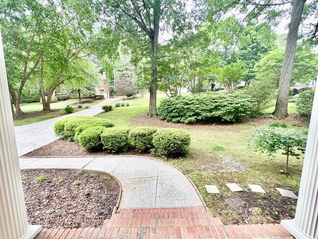 Building Photo - Location Location Location!!! Stunning 4 B...