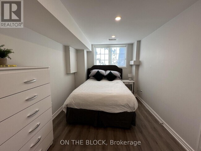 Photo du bâtiment - 49 Leslie St