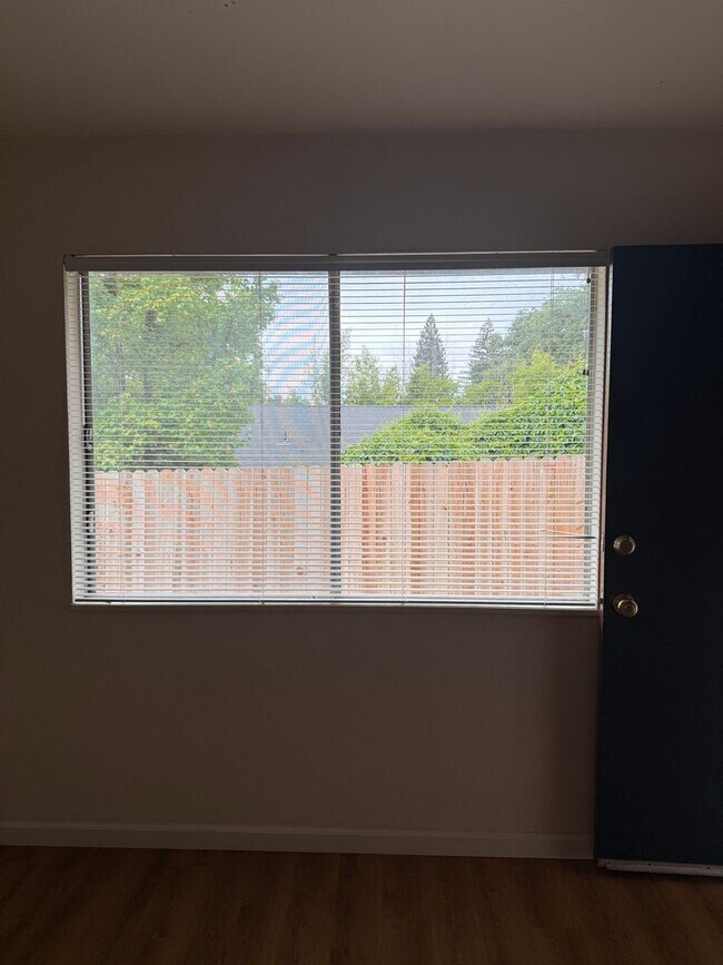Foto del edificio - 485 Finley St