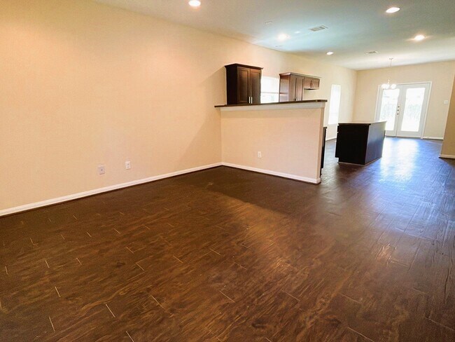 Building Photo - 8526 Homewood Ln