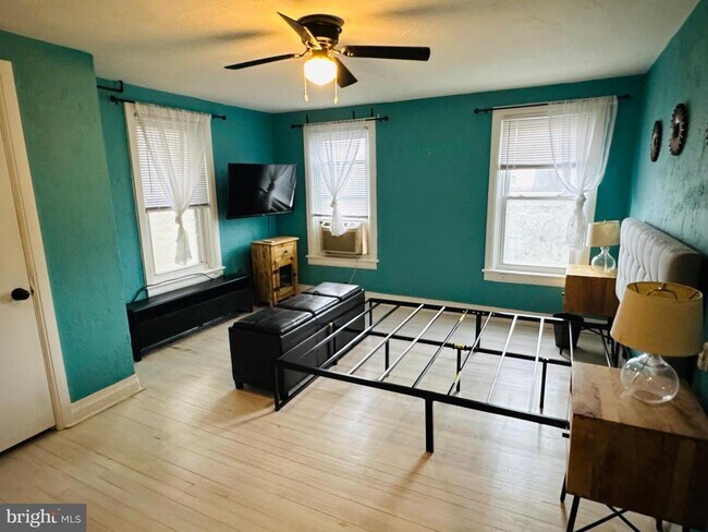 Foto del edificio - 236 E Middle St