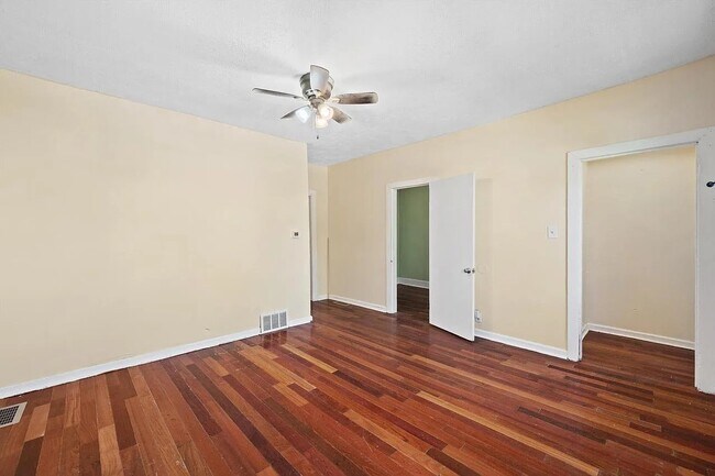 Foto del edificio - 2348 S 16th St