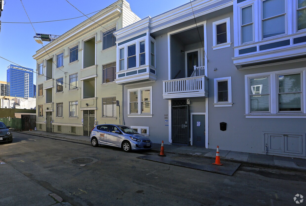 Building Photo - 367 Ivy St