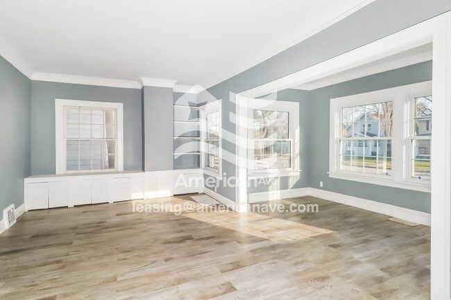 Building Photo - 711 Haney Ave