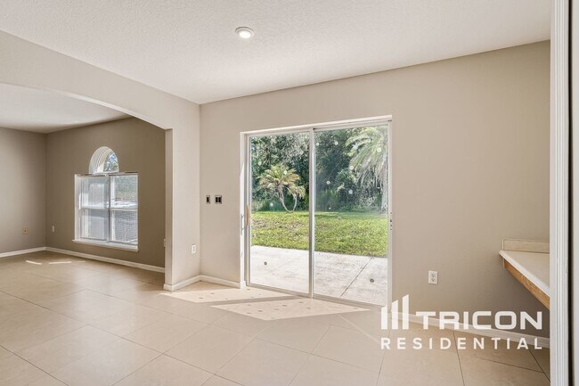 Foto del edificio - 17017 Lixberry Way