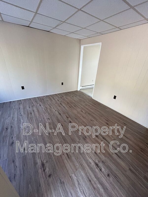 Building Photo - 1200 Cherry Lane Rd