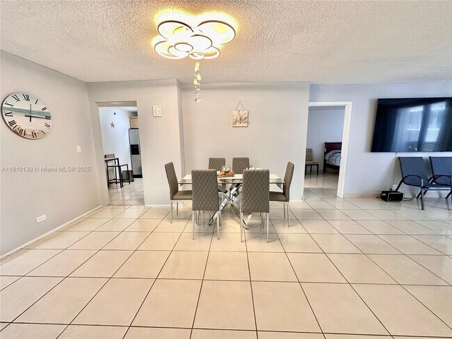 Foto del edificio - 6039 Collins Ave