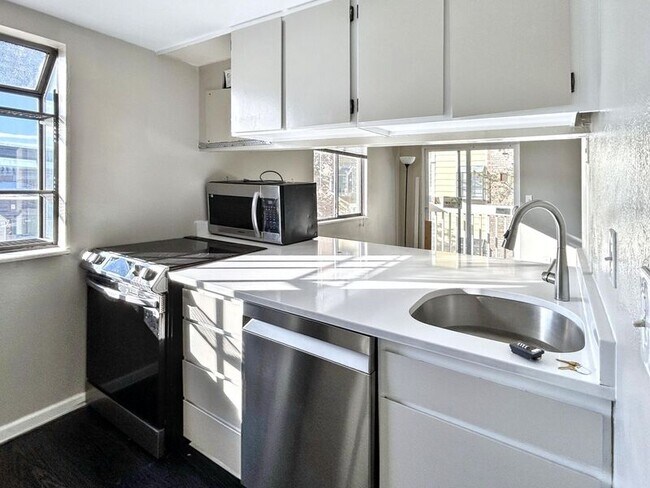 Foto del edificio - 12524 E Cornell Ave