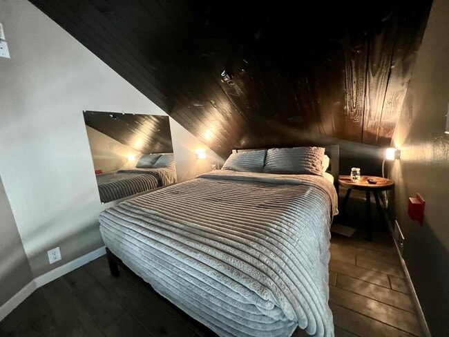 Building Photo - 497 Tahoe Keys Blvd