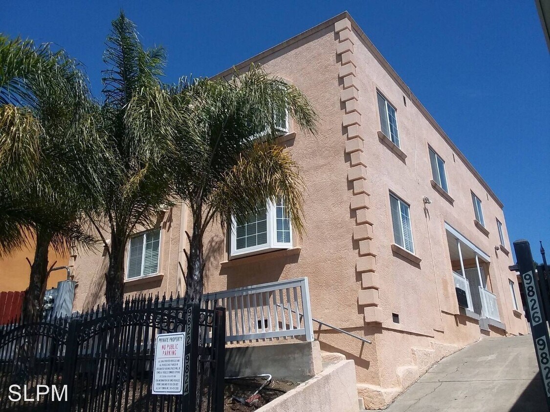 Primary Photo - 9822-9828 MacArthur Blvd