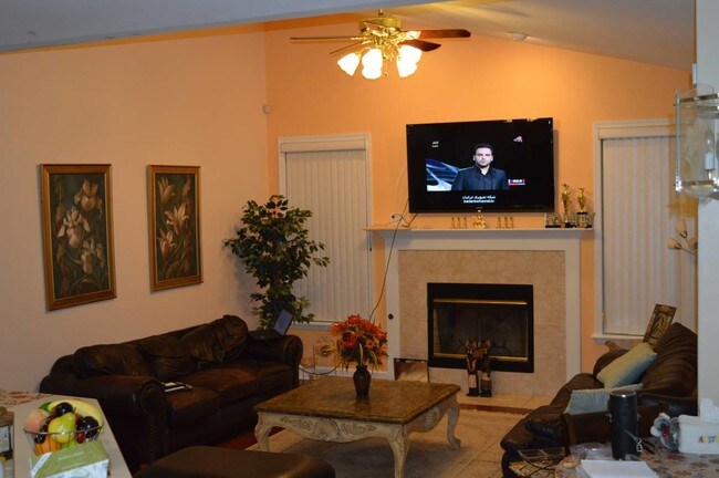 Foto del edificio - 6393 Mallard Trace Dr