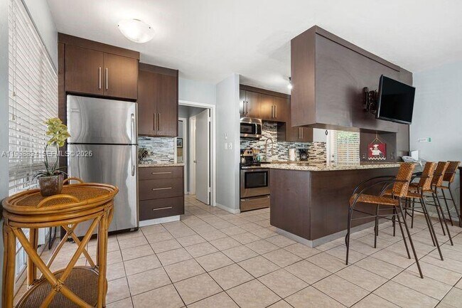 Foto del edificio - 2033 NE 33rd Ave