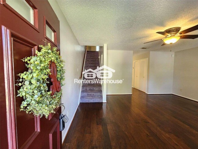 Foto del edificio - 17742 Kings Park Ln