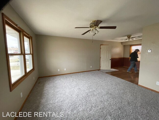 Building Photo - 3 br, 2 bath House - 1232 Fowler
