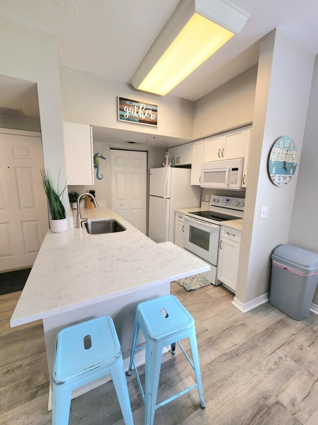 Building Photo - 15625 Ocean Walk Cir