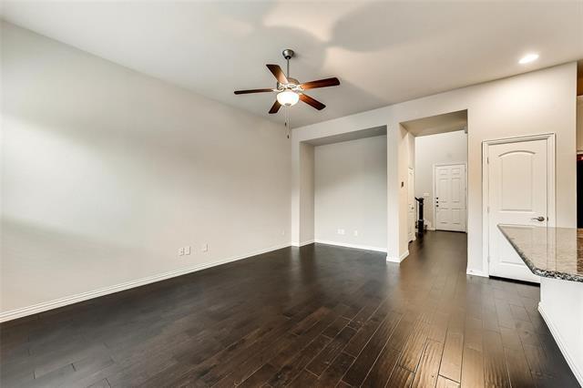 Foto del edificio - 245 E Spring Valley Rd