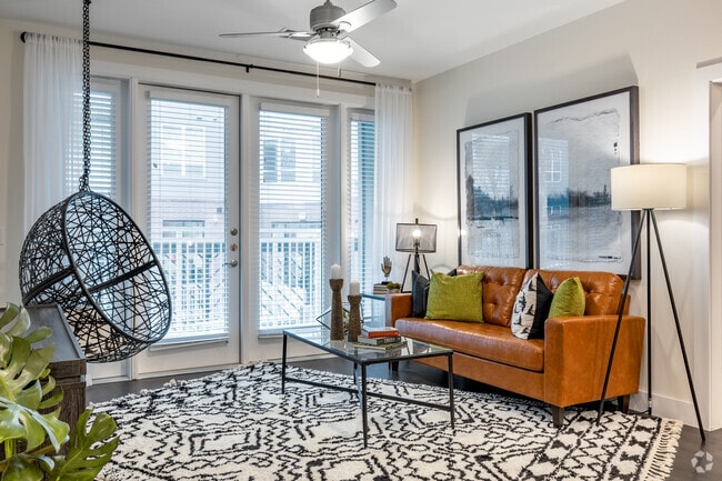 2BR, 2BA - 1085SF - Living Room - Broadway Chapter