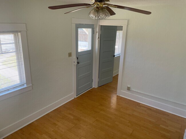 Building Photo - Adorable 1 Bedroom Home For Lease in Orange