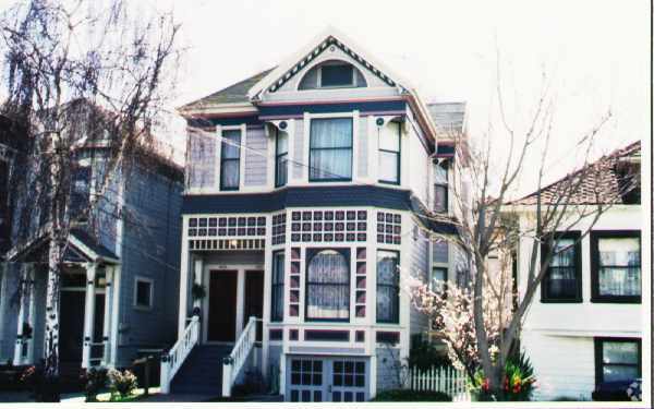 Building Photo - 2202 San Antonio Ave