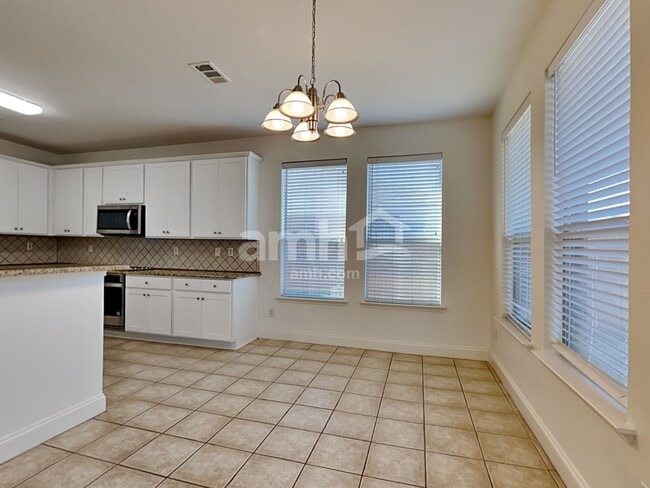 Building Photo - 1715 Ash Ln