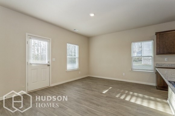 Building Photo - SELF TOUR NOW! - 536 Moline Way, Locust Gr...