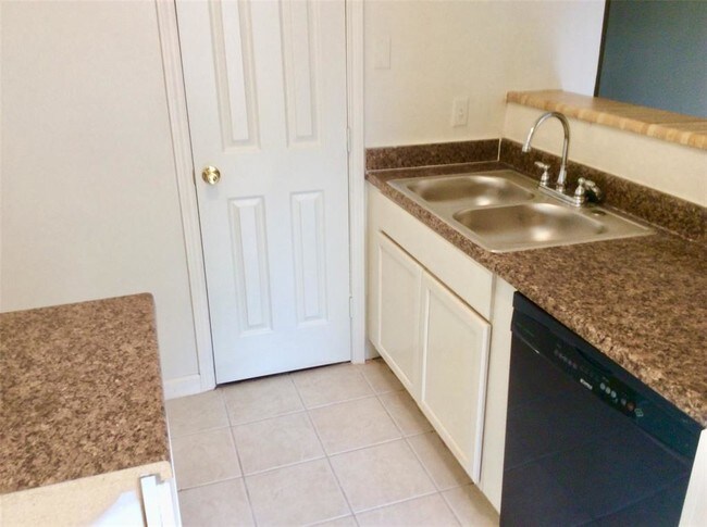 Foto del edificio - 7829 Fuqua St