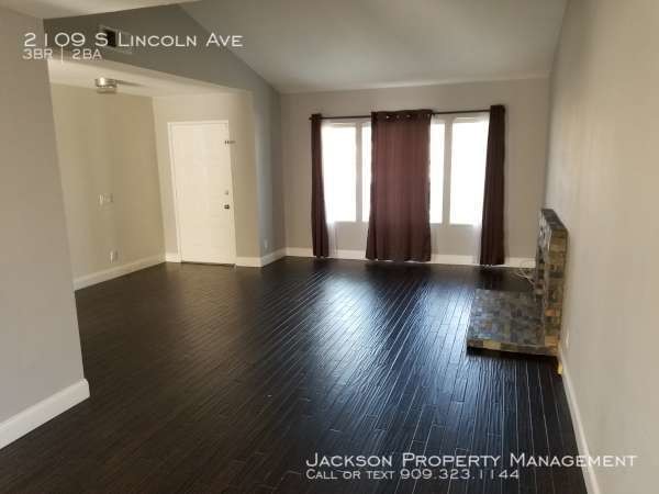 Building Photo - Beautiful 3 bedroom Home in Corona!