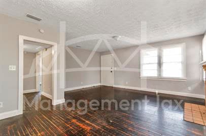 Building Photo - 44 E 45th St