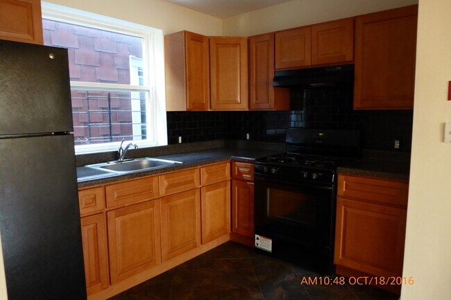 Foto del edificio - 441 E 180th St