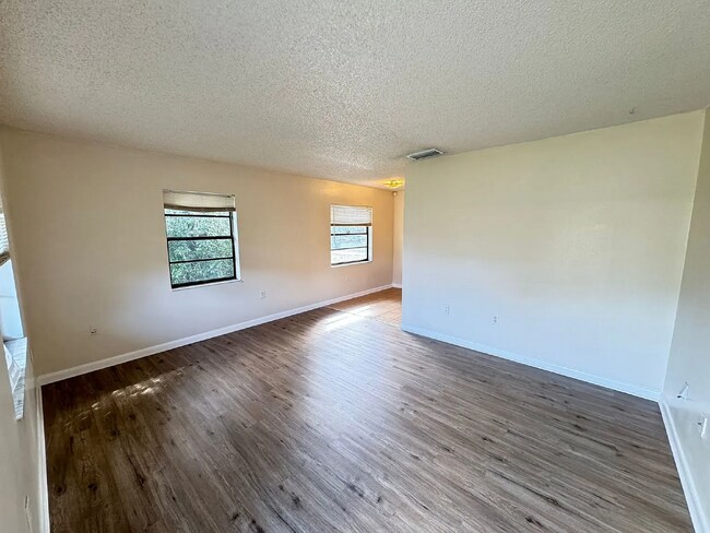 Foto del edificio - 1250 Josephine St